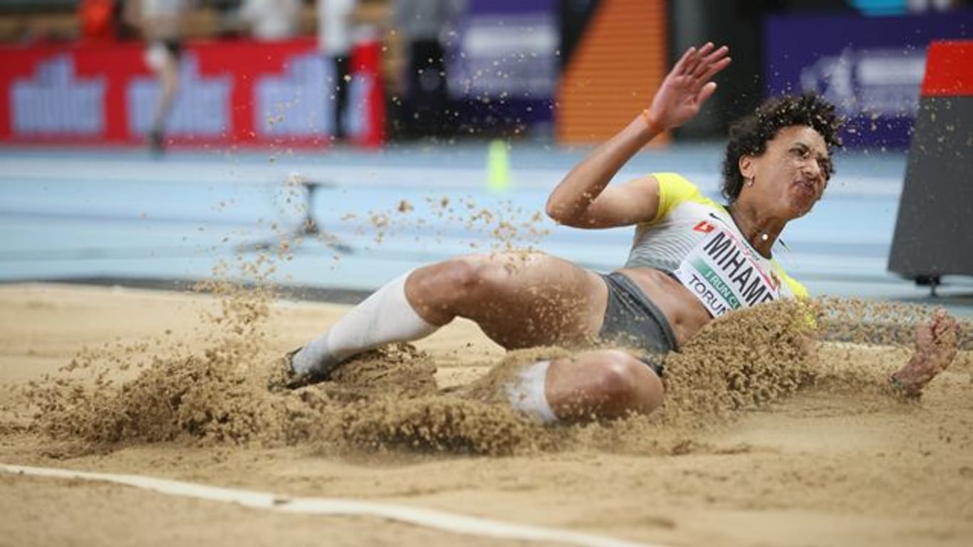 Zitterte sich in Finale der Hallen-EM: Malaika Mihambo.