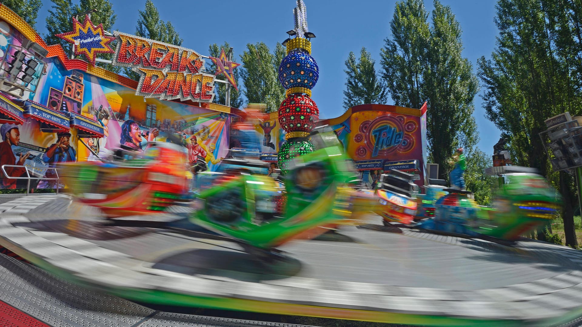 Fahrgeschäft Breakdance auf einer Kirmes (Symbolbild): Für den Wolfsburger Rummel im Mai soll es eine corona-konforme Alternative geben.