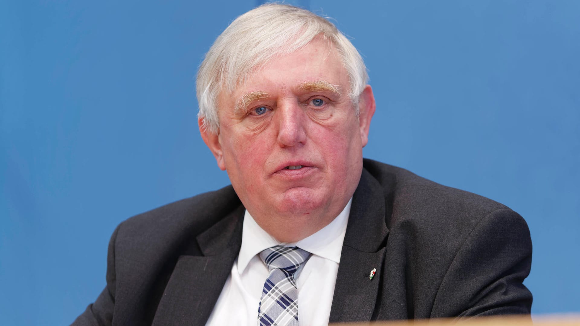 Karl-Josef Laumann, der Gesundheitsminister von NRW (Archivbild): Laut seinen Aussagen sind bis April über zwei Millionen Menschen im Land geimpft. Karl-Josef Laumann, der Gesundheitsminister von NRW (Archivbild): Laut seinen Aussagen sind bis April über zwei Millionen Menschen im Land geimpft.