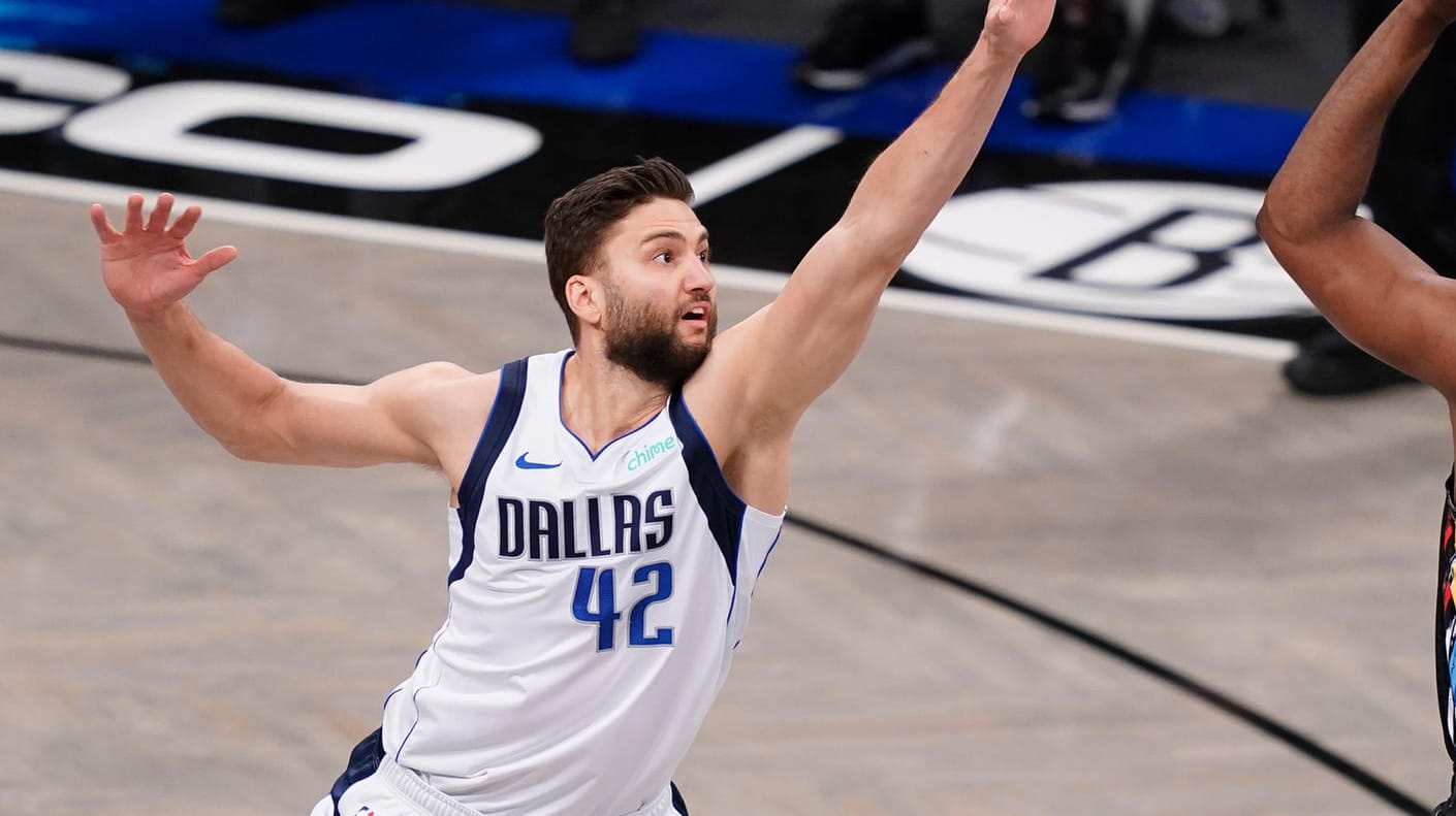 Maxi Kleber (li.): Der Top-Verteidiger der Dallas Mavericks war kürzlich an Covid-19 erkrankt.