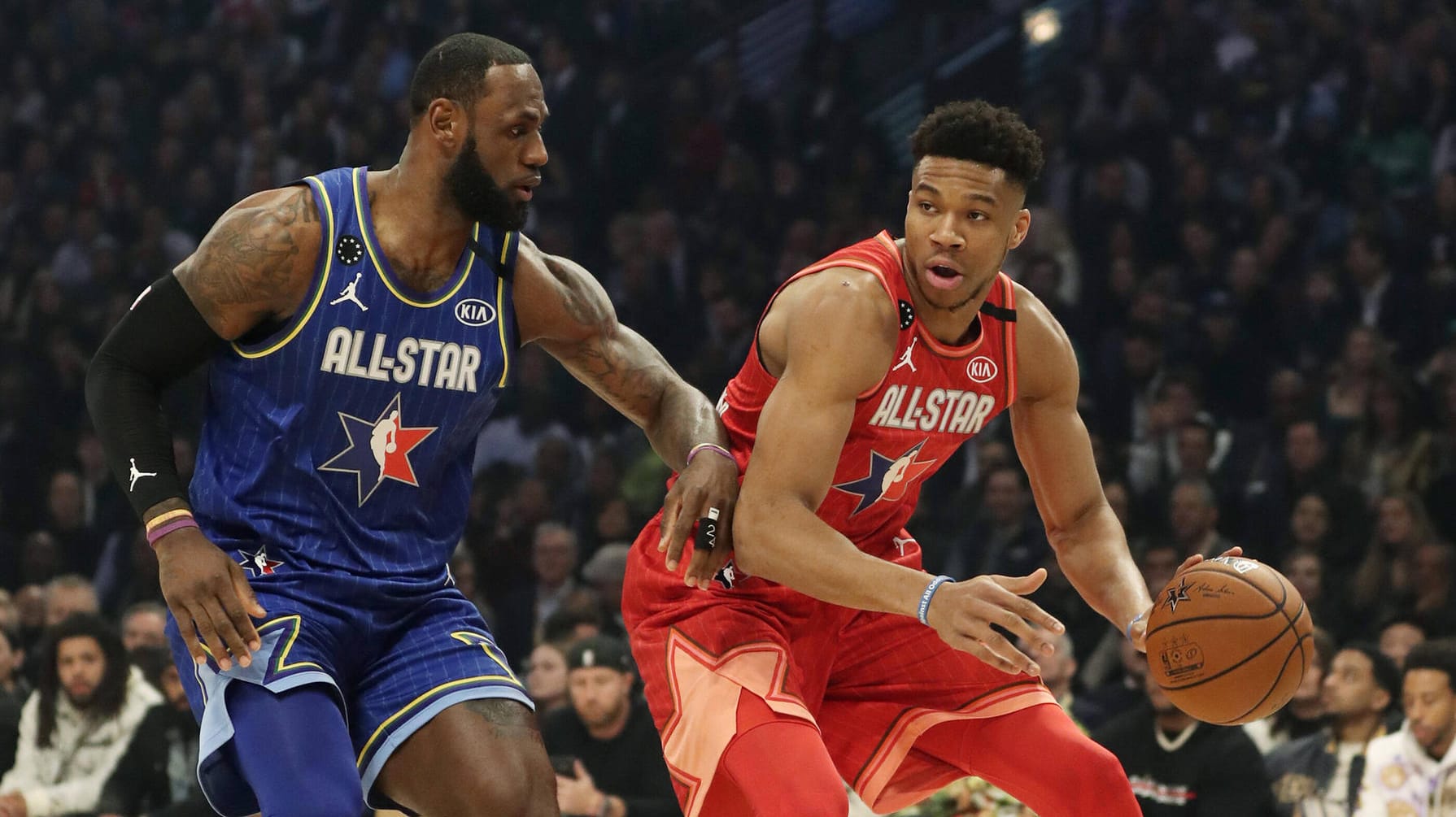 Giannis Antetokounmpo gegen LeBron James (v.r.): 2020 trafen die All-Stars noch vor Publikum gegeneinander an.