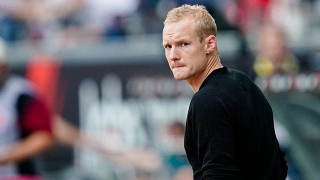 Eintracht-Profi Sebastian Rode: "Fredi Bobic steht nicht mit uns auf dem Feld". Eintracht-Profi Sebastian Rode: "Fredi Bobic steht nicht mit uns auf dem Feld".