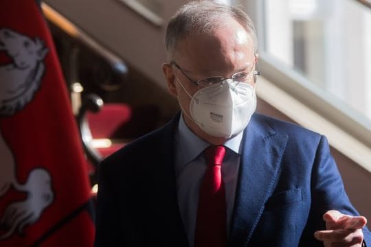 Stephan Weil mahnt die Menschen zur Umsicht.