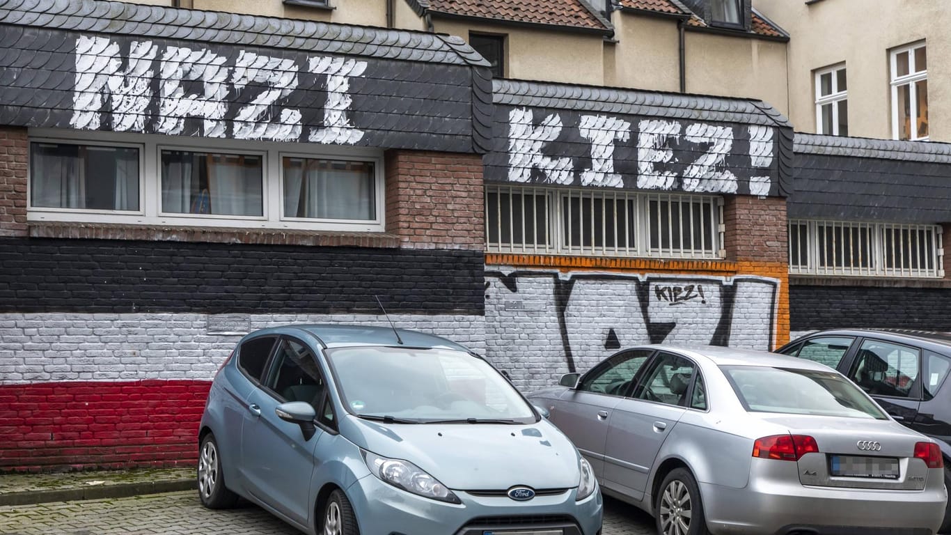 Graffiti im sogenannten "Nazikiez" in Dorstfeld (Archivbild): Mittlerweile sind die eindeutigen Schriftzüge übermalt.