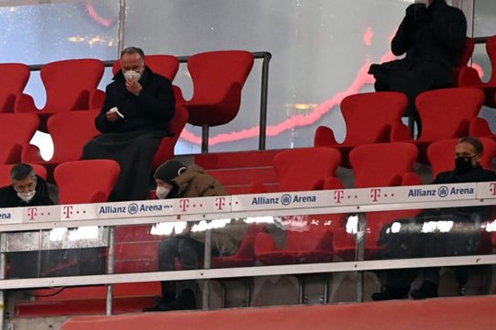 Bundestrainer Joachim Löw (r.