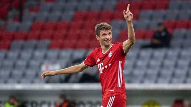 Müller erzielte in dieser Bundesliga-Saison in bislang 22 Spielen zehn Tore und elf Assists. Müller erzielte in dieser Bundesliga-Saison in bislang 22 Spielen zehn Tore und elf Assists.