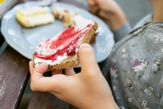 Ein Teil der Kinder essen zwar mehr Obst und Gemüse als vor der Pandemie.