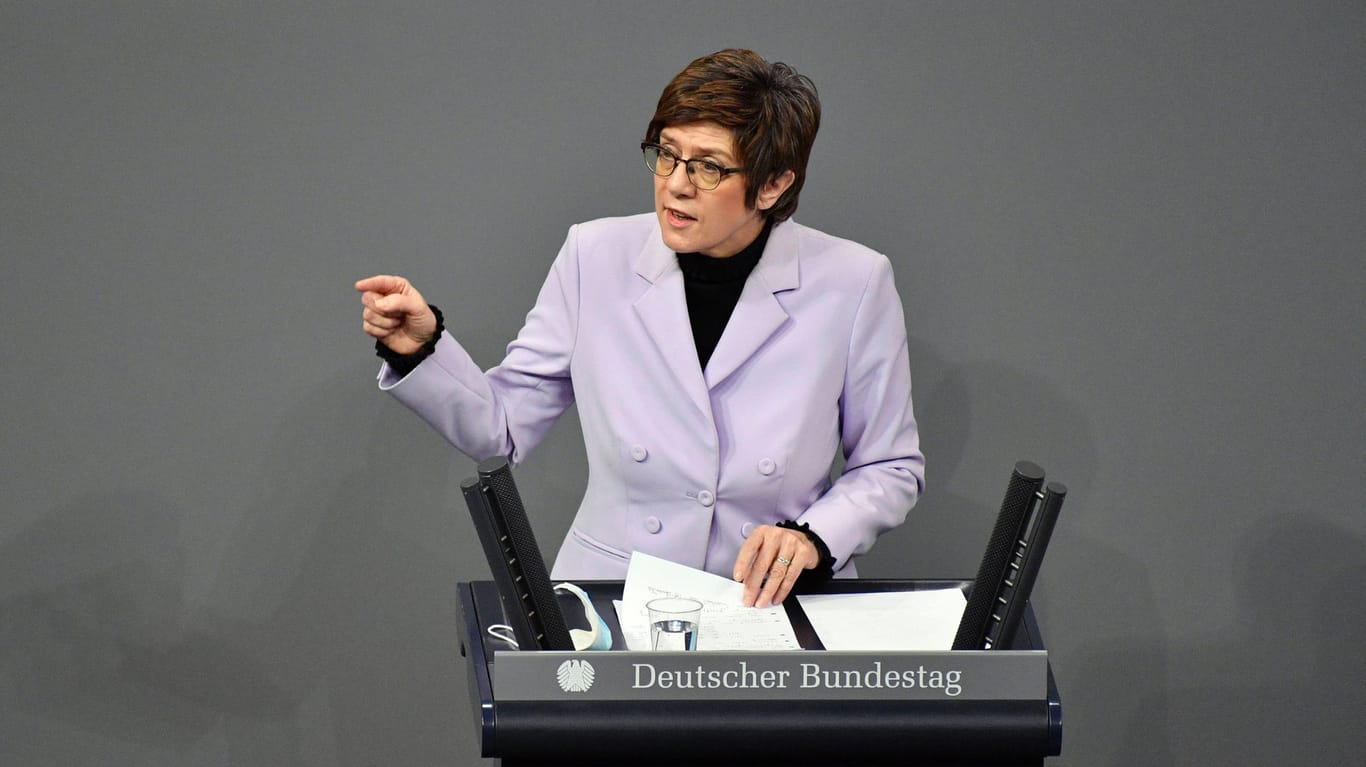 Verteidigungsministerin Annegret Kramp-Karrenbauer: "Es gibt überhaupt nichts schön zu reden."