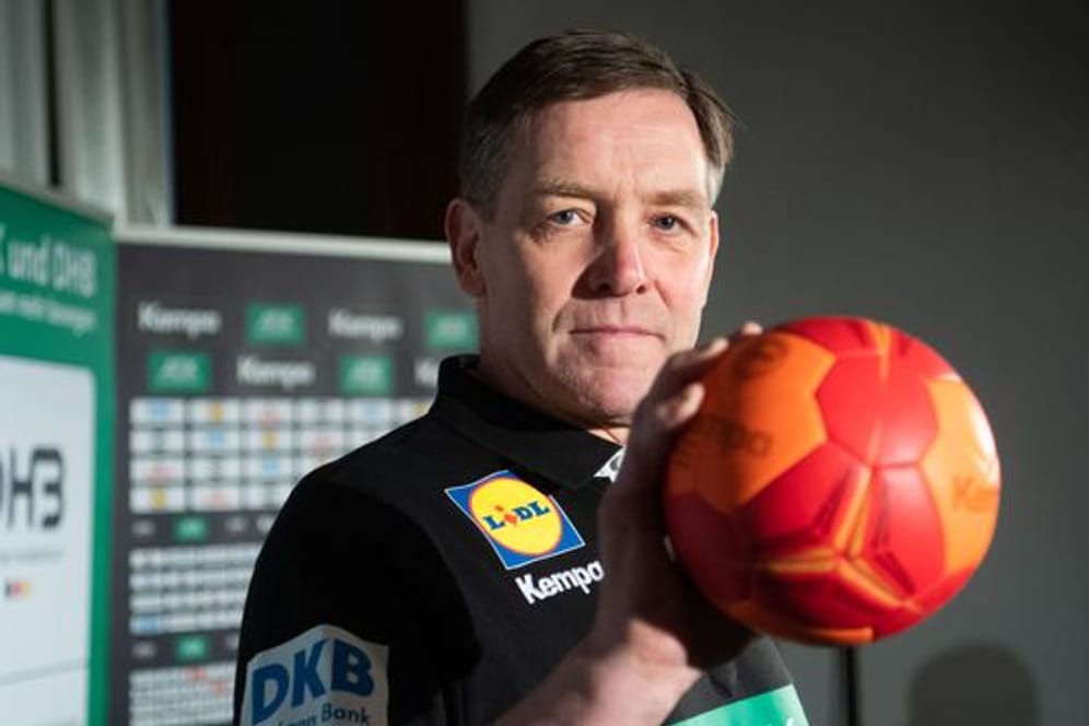 Handball-Bundestrainer Alfred Gislason will sich mit seinem Team für Olympia qualifizieren.