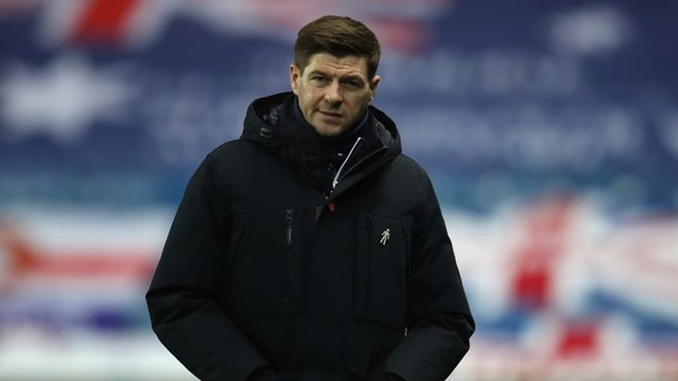Die Glasgow Rangers mit Trainer Steven Gerrard sind erstmals seit 2011 wieder schottischer Meister.