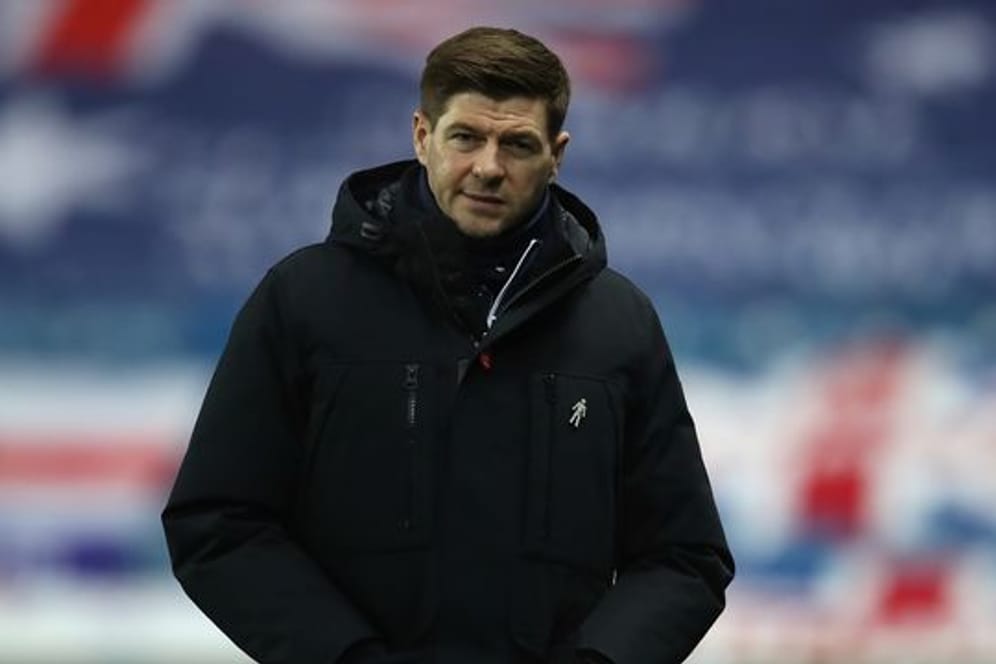 Die Glasgow Rangers mit Trainer Steven Gerrard sind erstmals seit 2011 wieder schottischer Meister.