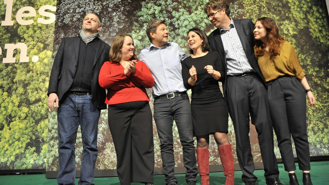 Ricarda Lang mit Robert Habeck und Annalena Baerbock (Mitte): Die Frage, ob ein Mann oder eine Frau Kanzlerkandidat werden soll, ist bei den Grünen heftig umstritten.