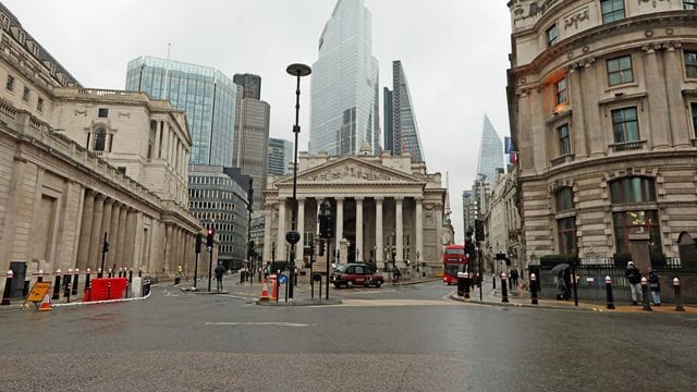 In London werden Freiwillige in einer Studie absichtlich mit dem Coronavirus infiziert.