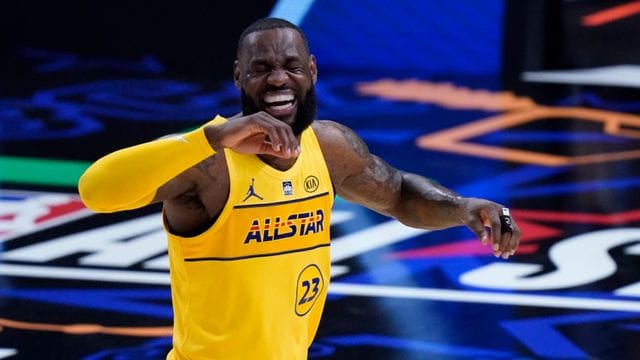 Trotz seiner Kritik an einem NBA-All-Star-Spiel inmitten der Corona-Pandemie hatte Superstar LeBron James dann doch richtig Spaß. Trotz seiner Kritik an einem NBA-All-Star-Spiel inmitten der Corona-Pandemie hatte Superstar LeBron James dann doch richtig Spaß.