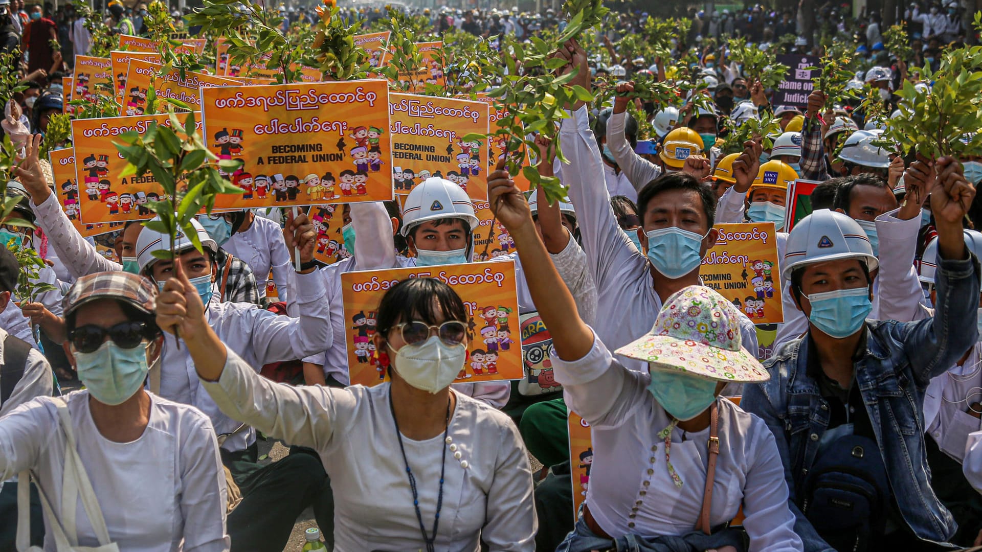 Demonstranten in Myanmar: Trotz der Gewalt von Sicherheitskräften gehen die Demonstrationen weiter.