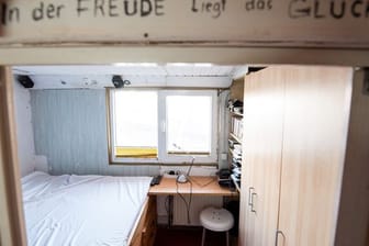 Blick in das Schlafzimmer auf dem Hausboot des verstorbenen Sängers Gunter Gabriel.