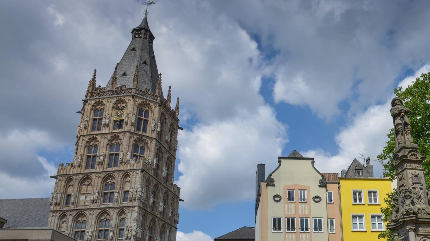 Das Alte Rathaus in Köln (Archivbild): Grüne, CDU und Volt haben am Samstag für ein gemeinsames Bündnis gestimmt.