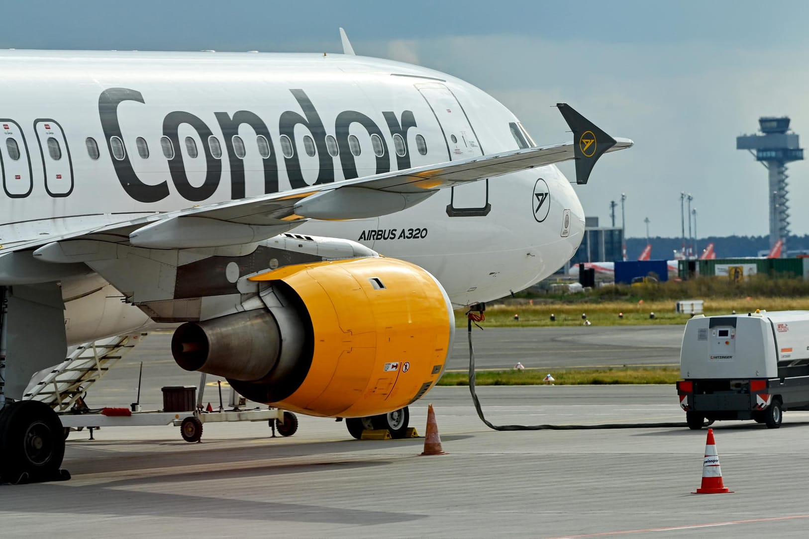 Condor-Flugzeug: Der Ferienflieger braucht frisches Geld.