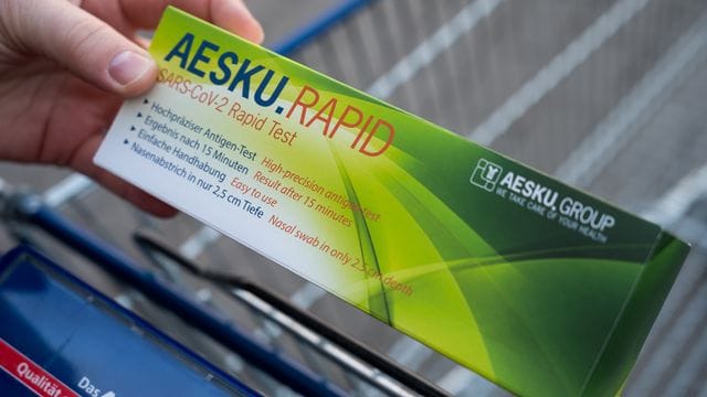 Die Selbsttests in der Aldi-Filiale waren sofort ausverkauft.