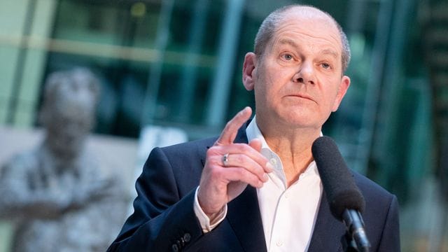 Olaf Scholz (SPD), Bundesminister der Finanzen und SPD-Kanzlerkandidat, verspricht Tempo bei den Corona-Impfungen. Olaf Scholz (SPD), Bundesminister der Finanzen und SPD-Kanzlerkandidat, verspricht Tempo bei den Corona-Impfungen.