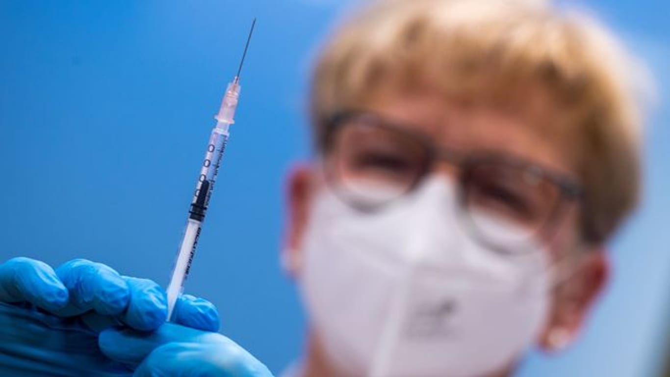 Laut Kassenärztlicher Bundesvereinigung (KBV) stehen fürs Impfen 75.