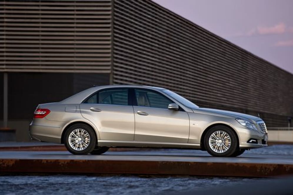 Elegante Erscheinung: Die E-Klasse von Mercedes zeigt sich optisch gediegen - wie steht's mit den inneren Werten?.