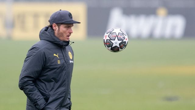 Warnt vor dem Rückspiel gegen Sevilla vor zu großer Sorglosigkeit: BVB-Coach Edin Terzic.