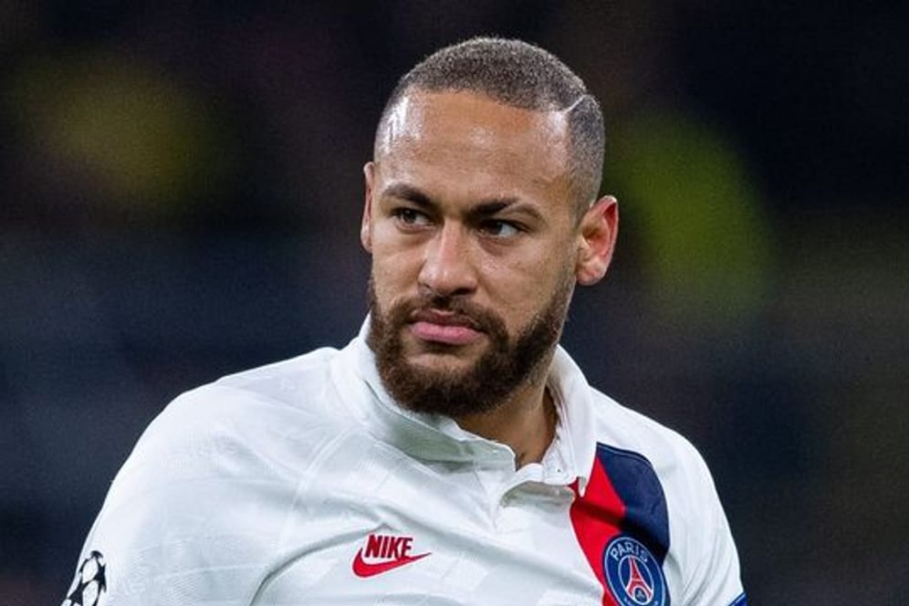 Neymar wird Paris im Rückspiel gegen Barcelona fehlen.