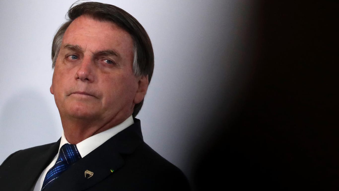 Jair Bolsonaro, Präsident von Brasilien: Er hat inmitten der rasanten Ausbreitung des Coronavirus einschränkende Maßnahmen scharf kritisiert.