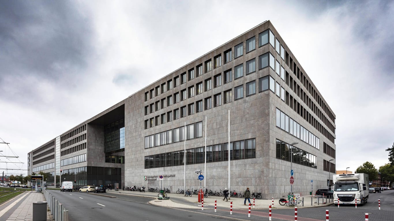 Landgericht und Amtsgericht Düsseldorf (Symbolbild): Die Familie hatte das Opfer in eine Falle gelockt, um sich zu rächen.