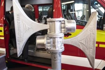 Die Sirene einer Feuerwehr (Symbolbild): Auch die Wuppertaler Feuerwehr testen ihre Sirenen am Donnerstag.