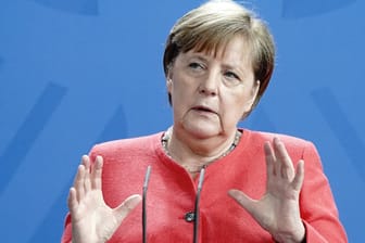 Kanzlerin Merkel (Archivbild): Sie drängt auf Unterstützung der Unternehmen bei der Schnelltest-Offensive.