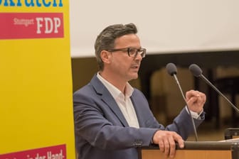 Stuttgarts FDP-Landtagswahlkandidat Thilo Scholpp: "FFF Fragebogen mit Deadline 3.2. was für Arsch ...", schrieb er in seiner Mail.