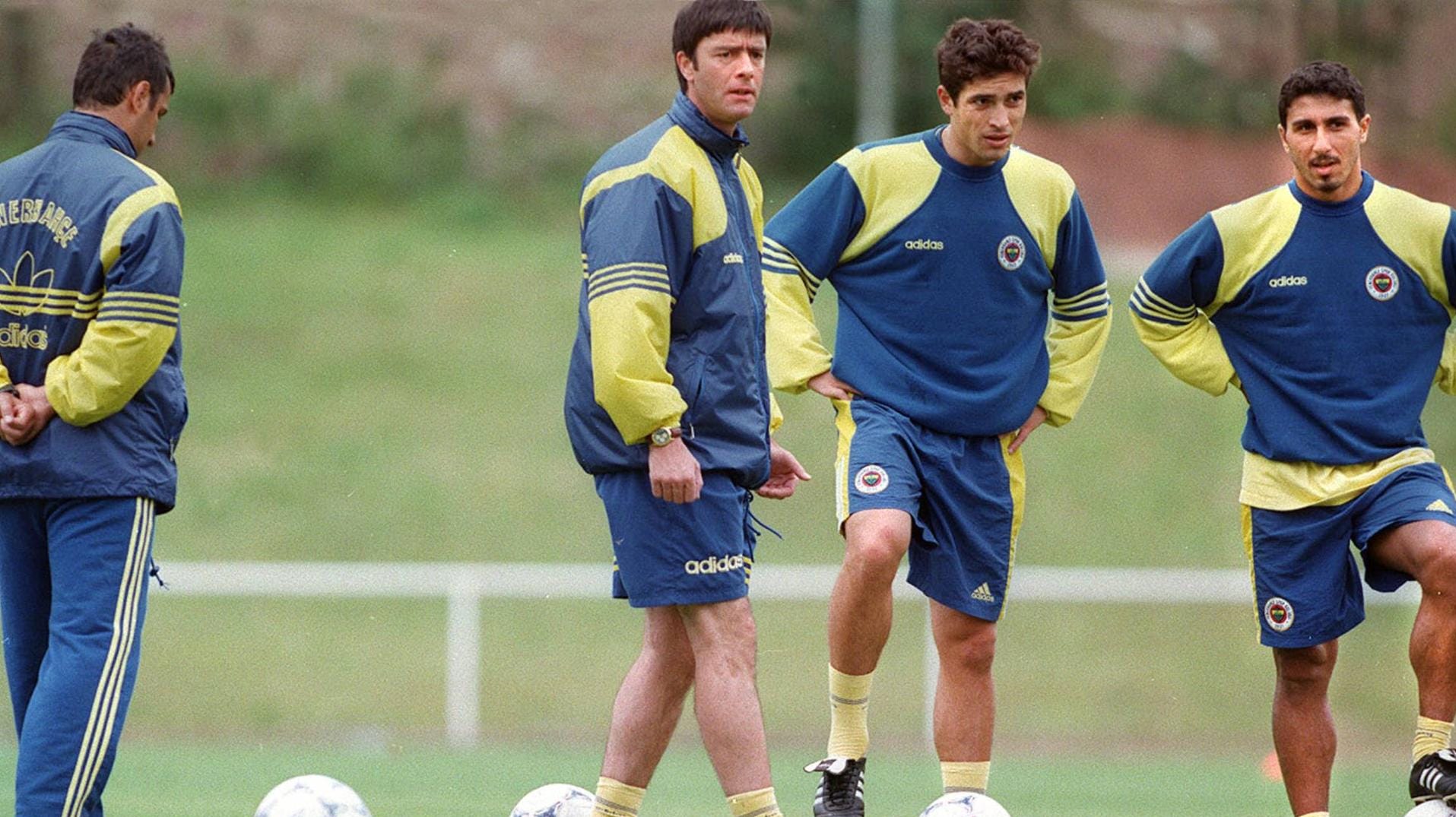 Ein Jahr bei den "Kanarienvögeln": Löw als Fenerbahce-Trainer 1998.