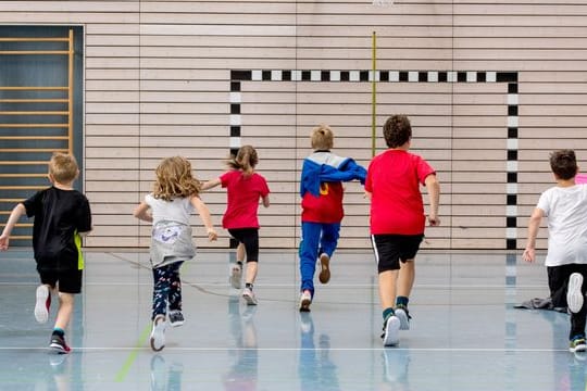 Sport- und Bewegungsprogramme sind in der Regel ein Bestandteil jeder Kinder- und Jugendreha.