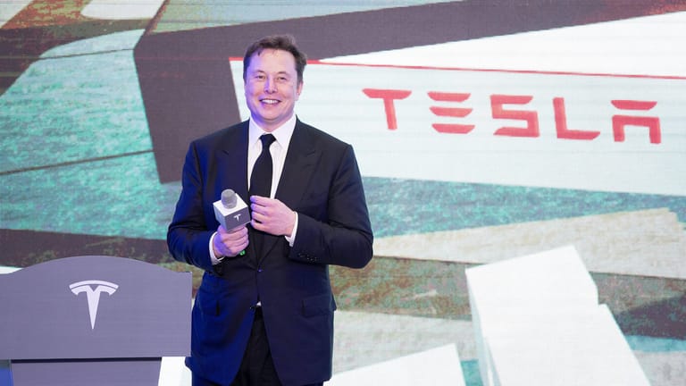 Elon Musk in Shanghai: Die Kameras des Tesla-Teststandorts in Shanghai wurden von Hackern angegriffen.