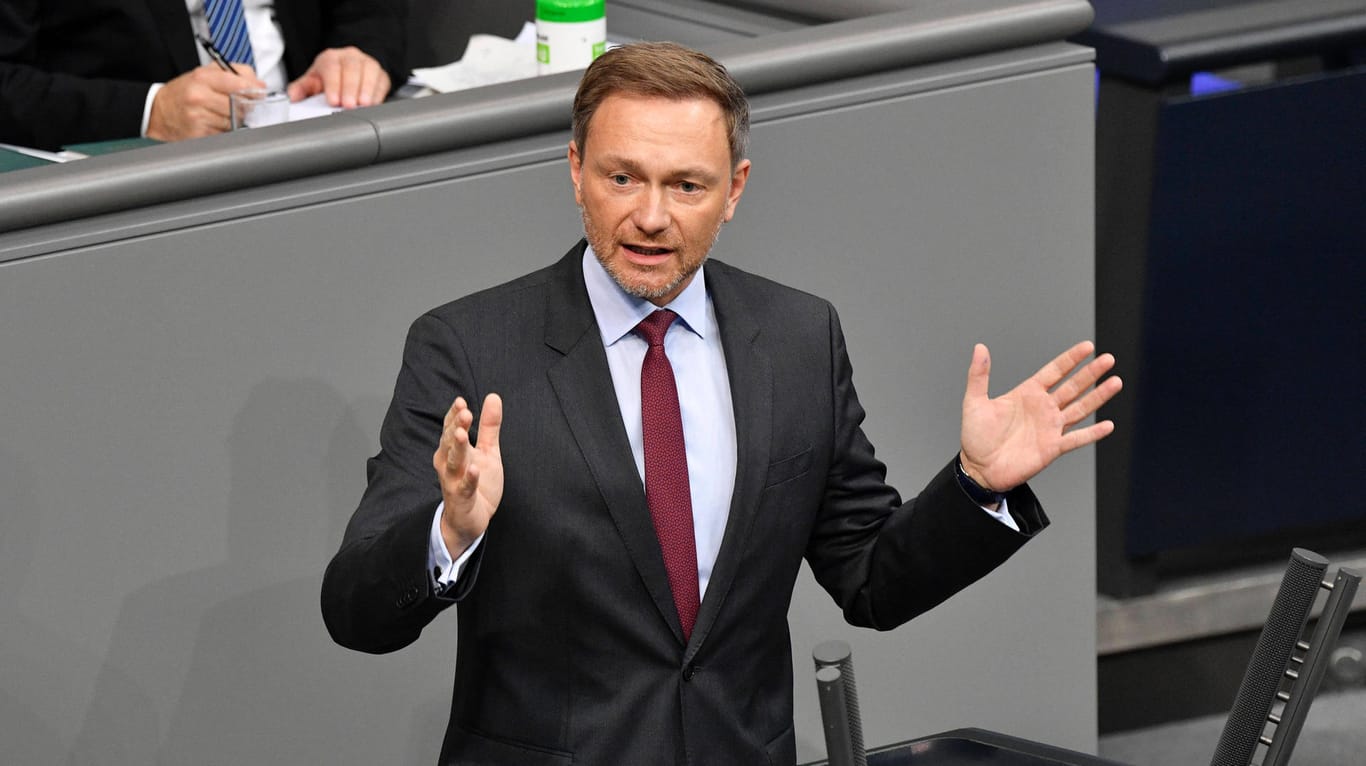 Christian Lindner: Der FDP-Vorsitzende und seine Partei-Kollegen haben den Entwurf ihres Programms zur Bundestagswahl vorgelegt.