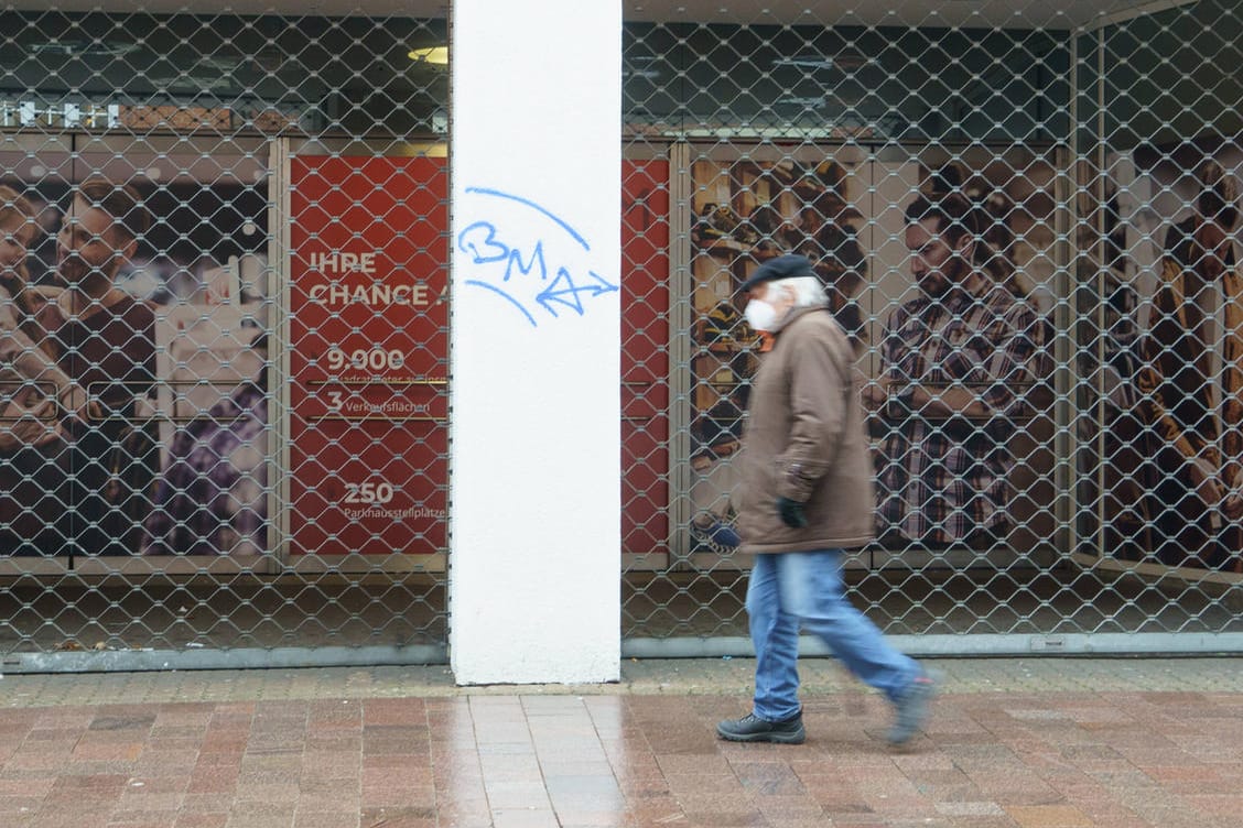 Geschlossenes Geschäft (Symbolbild): Die Überbrückungshilfe richtet sich an notleidende Unternehmen. Geschlossenes Geschäft (Symbolbild): Die Überbrückungshilfe richtet sich an notleidende Unternehmen.