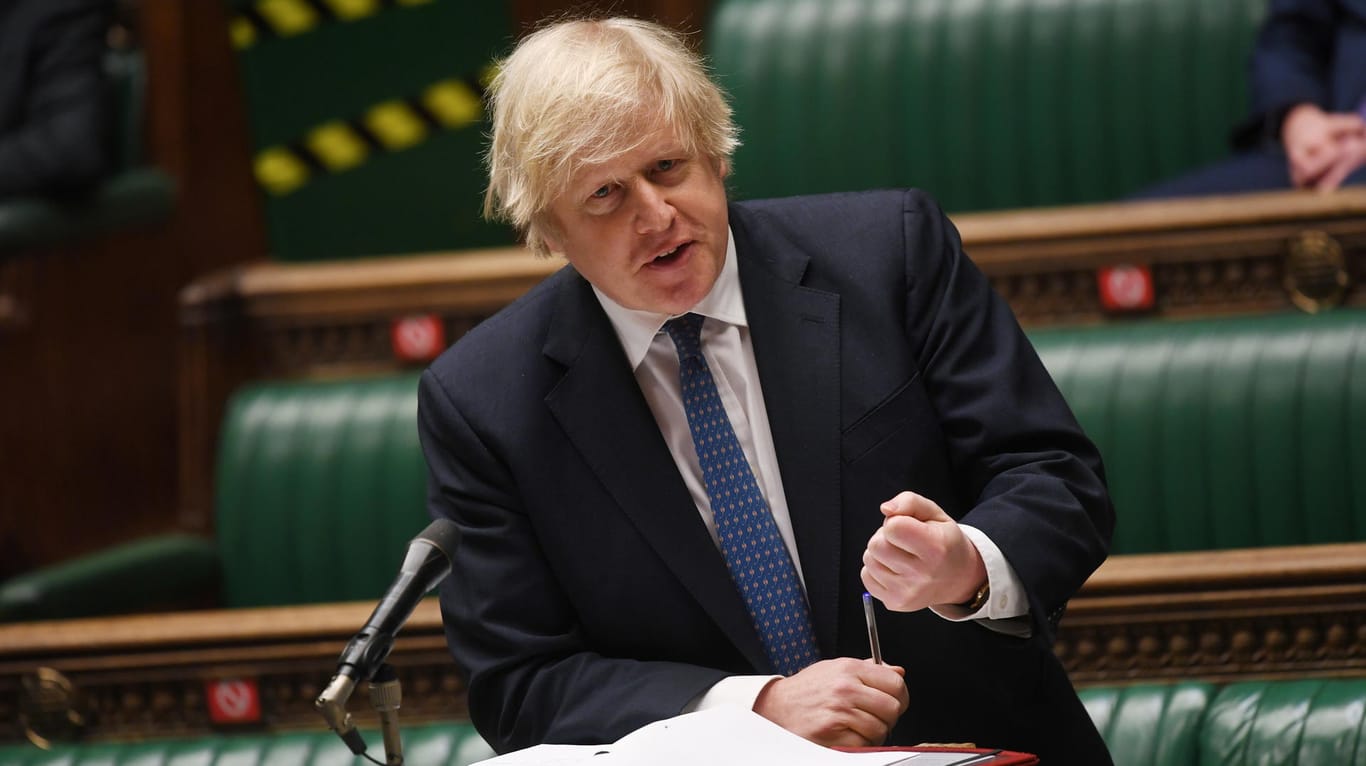 Premierminister Boris Johnson spricht im Parlament: Die EU wirft Großbritannien Impf-Nationalismus vor, die britische Regierung weist das zurück.