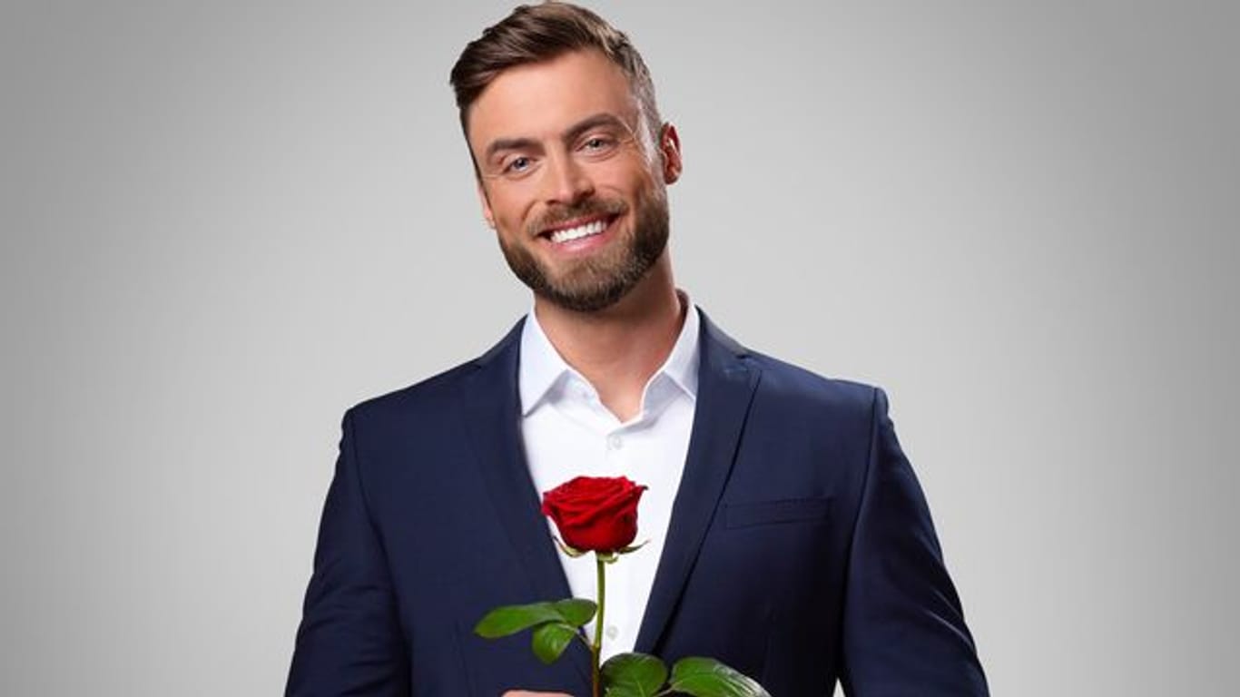 Der RTL-Bachelor Niko Griesert hat sich entschieden und seine letzte Rose vergeben.
