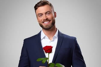 Der RTL-Bachelor Niko Griesert hat sich entschieden und seine letzte Rose vergeben.