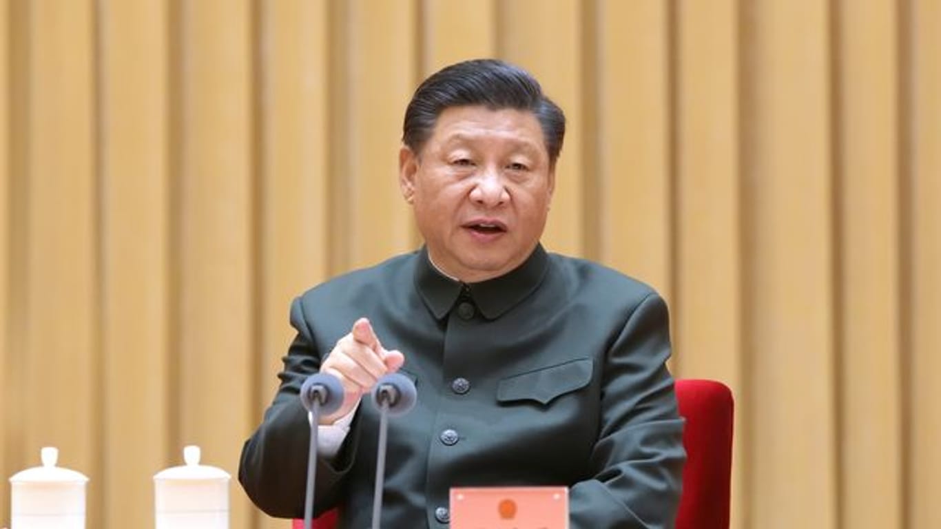 Chinas Präsident Xi Jinping präsentierte sich beim Volkskongress auch im traditionellen Mao-Anzug.