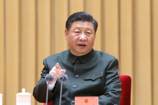 Chinas Präsident Xi Jinping präsentierte sich beim Volkskongress auch im traditionellen Mao-Anzug.