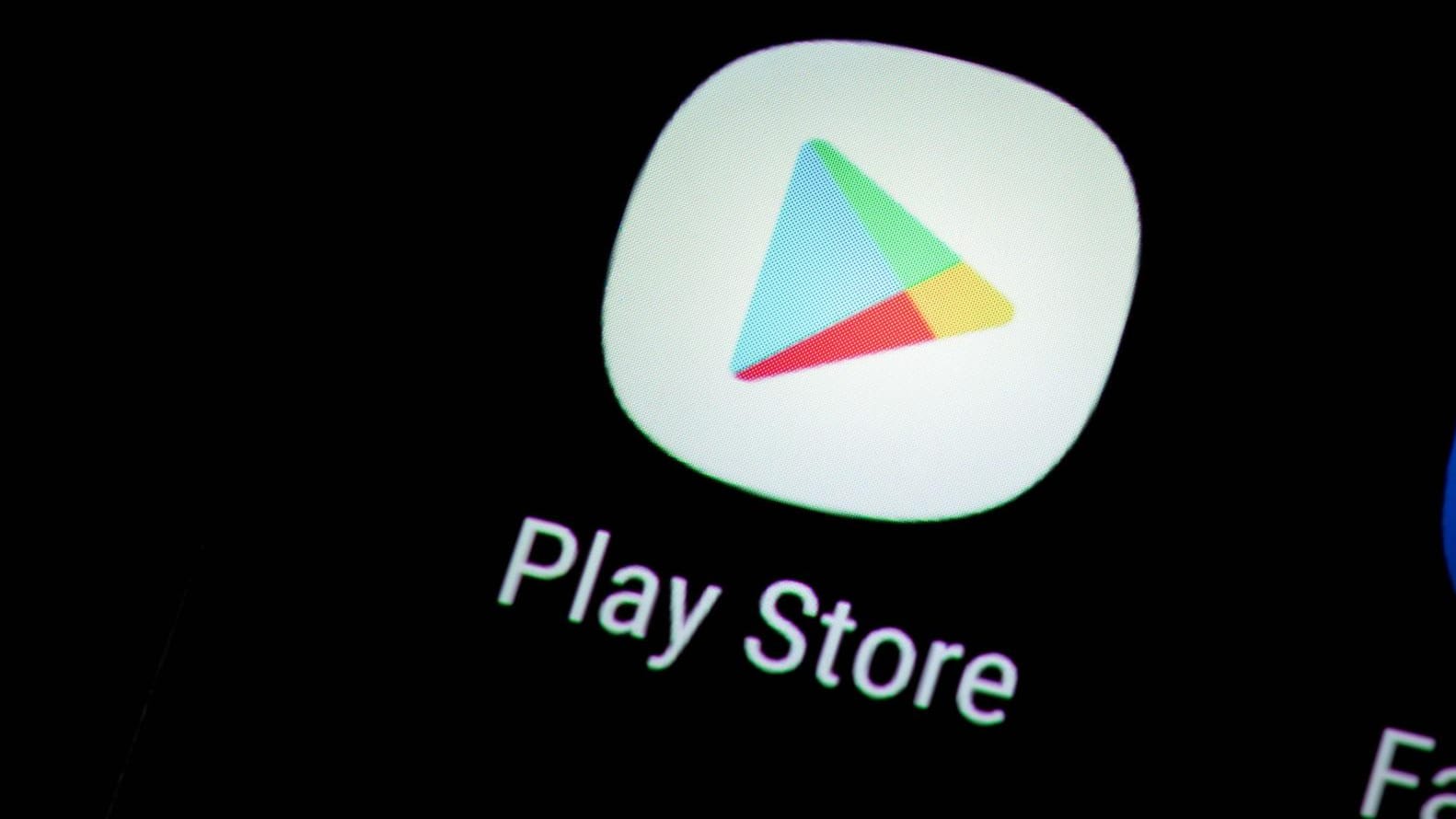 Logo von Google Play Store wird auf Handy angezeigt.