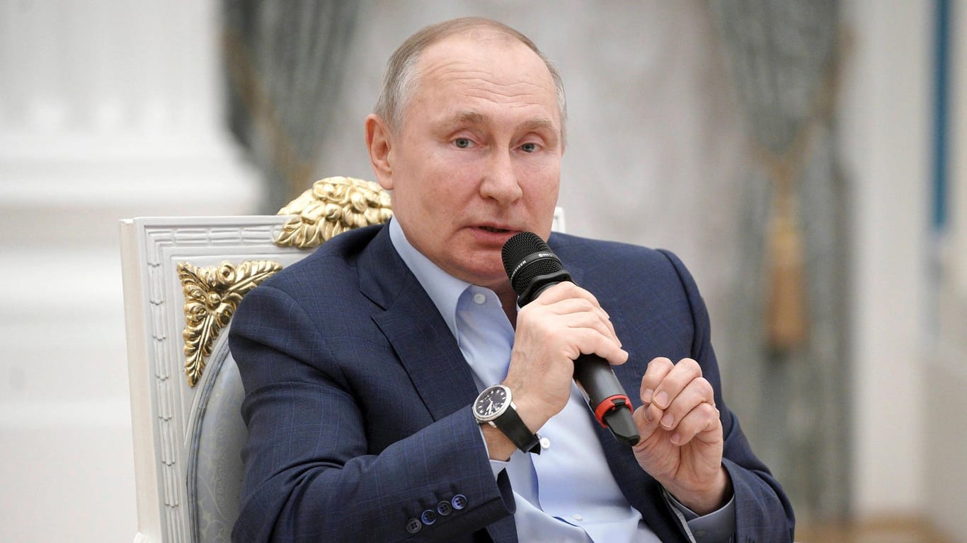 Wladimir Putin: Der Kremlchef sieht im Impfstoff Sputnik V einen Propagandasieg für Russland.