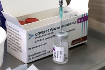Astrazeneca: In Dänemark wird vorübergehend niemand mehr mit dem Corona-Impfstoff des Unternehmens Astrazeneca geimpft.