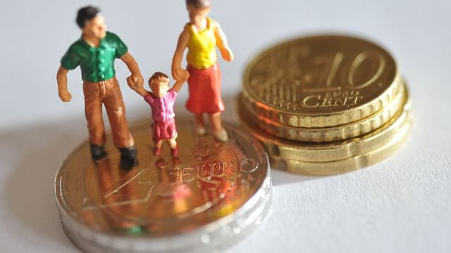 Der Kinderbonus wurde mehr für neue Anschaffungen genutzt als die gesenkte Mehrwertsteuer. Der Kinderbonus wurde mehr für neue Anschaffungen genutzt als die gesenkte Mehrwertsteuer.