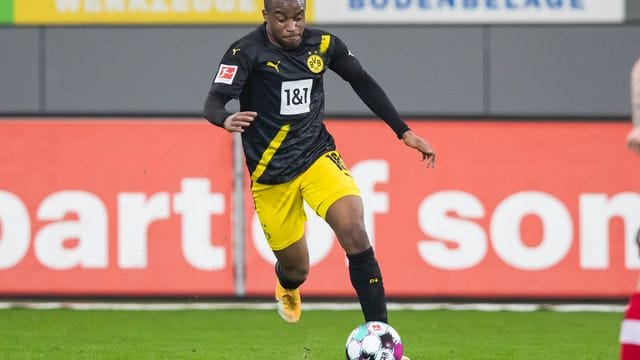 Youssoufa Moukoko steht offenbar vor einer Nominierung für die U21-EM in Ungarn und Slowenien. Youssoufa Moukoko steht offenbar vor einer Nominierung für die U21-EM in Ungarn und Slowenien.