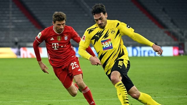 Eine Entscheidung, ob Mats Hummels (r) und Thomas Müller wieder für das DFB-Team nominiert werden, soll erst im Mai gefällt werden. Eine Entscheidung, ob Mats Hummels (r) und Thomas Müller wieder für das DFB-Team nominiert werden, soll erst im Mai gefällt werden.