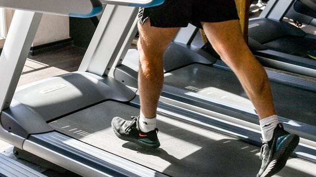 Fitnessstudios müssen immer den Gesamtpreis angeben - zusätzliche Kosten durch eine Servicegebühr dürfen nicht anfallen. Fitnessstudios müssen immer den Gesamtpreis angeben - zusätzliche Kosten durch eine Servicegebühr dürfen nicht anfallen.